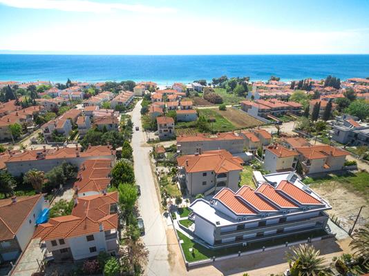 Ilis Villas - izgled mesta Nikiti iz vazduha.jpg