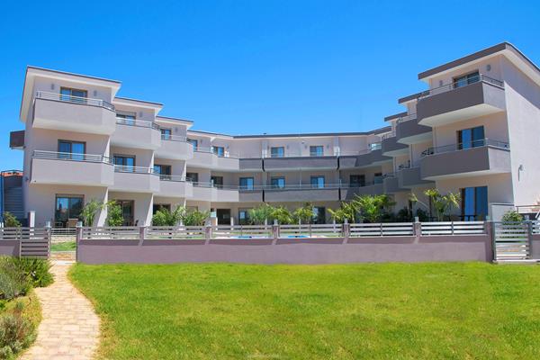 Aria Garden Suites - izgled na objekat spolja.jpg