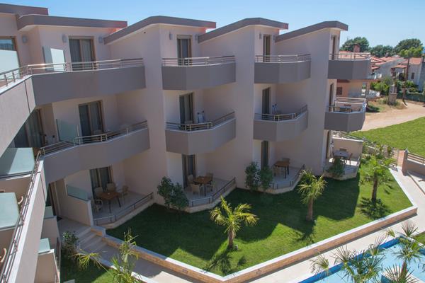Aria Garden Suites - pogled na balkone.jpg
