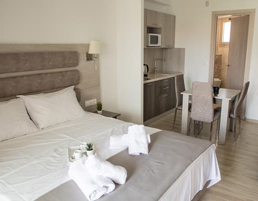 Aria Garden Suites - pogled na sobuž.jpg