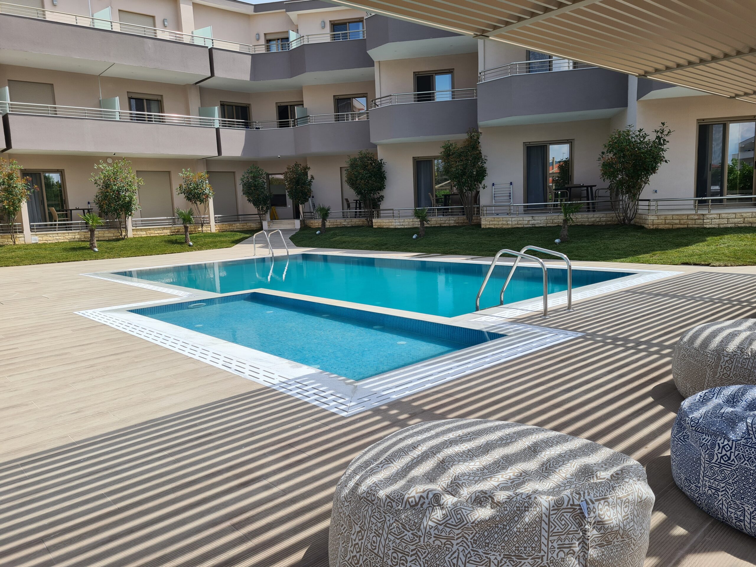 Aria Garden Suites bazen.jpg