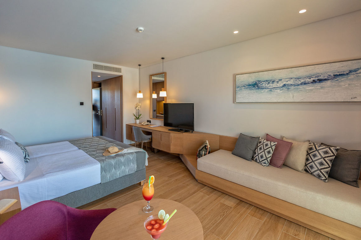 Apollonion Asterias resort - junior apartman - pogled na sobu.jpg