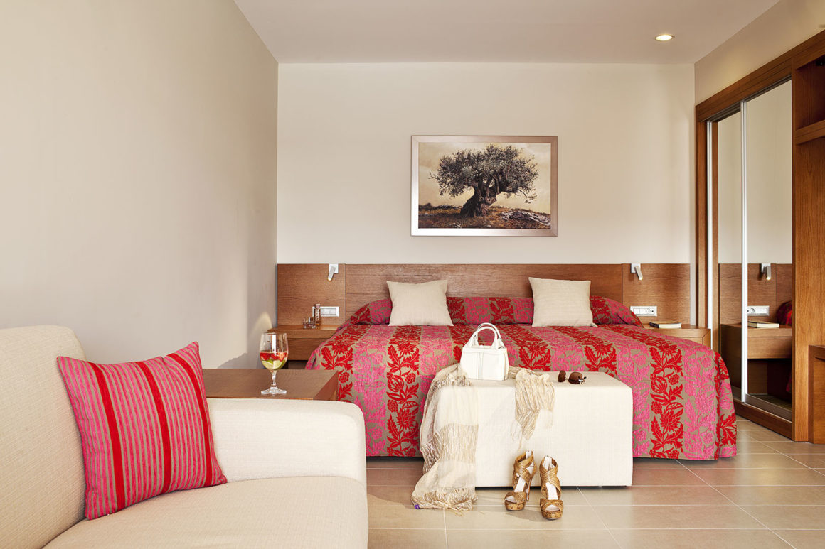 Apollonion Asterias resort - mezoneta - francuski ležaj.jpg