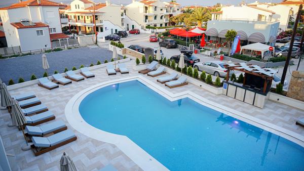 Agnes Deluxe Hotel - bazen.jpg