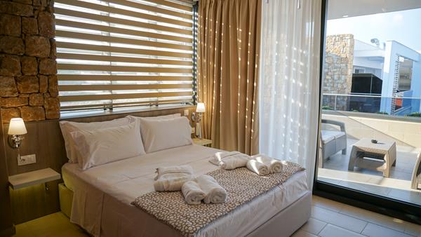Agnes Deluxe Hotel - još jedan pogled na francuski ležaj.jpg