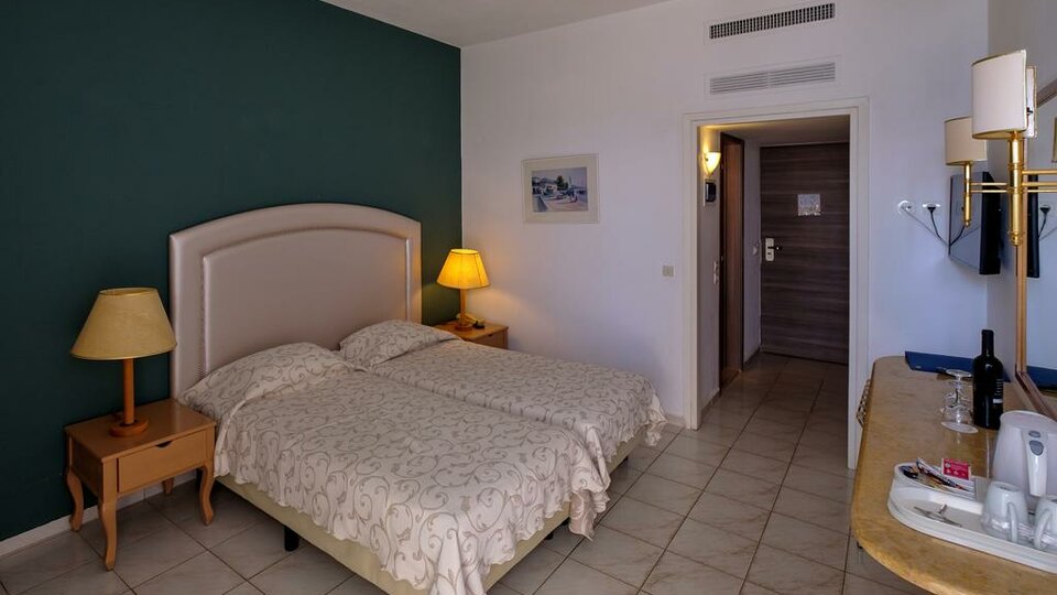 Palmariva Beach Hotel - soba hotela.jpg
