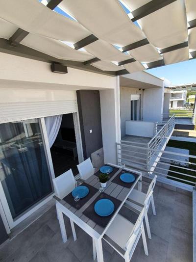 Costa Ofrynio Thalassa Complex - opremljeni balkon.jpg