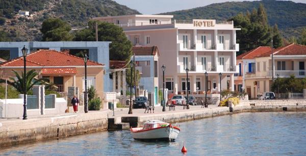 Mentor hotel - pogled čamac.jpg