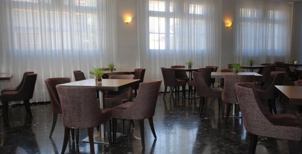 Mentor hotel - stolovi i stolice.jpg