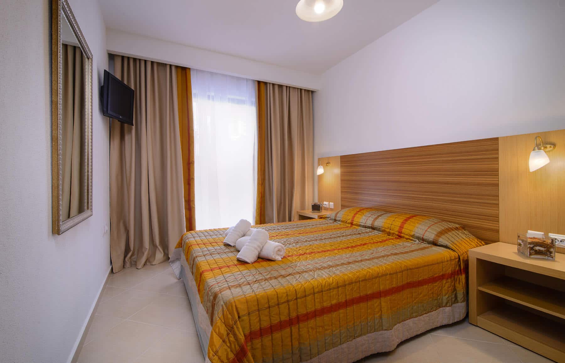 Hotel Apanemia one bedroom apartment 4.jpg