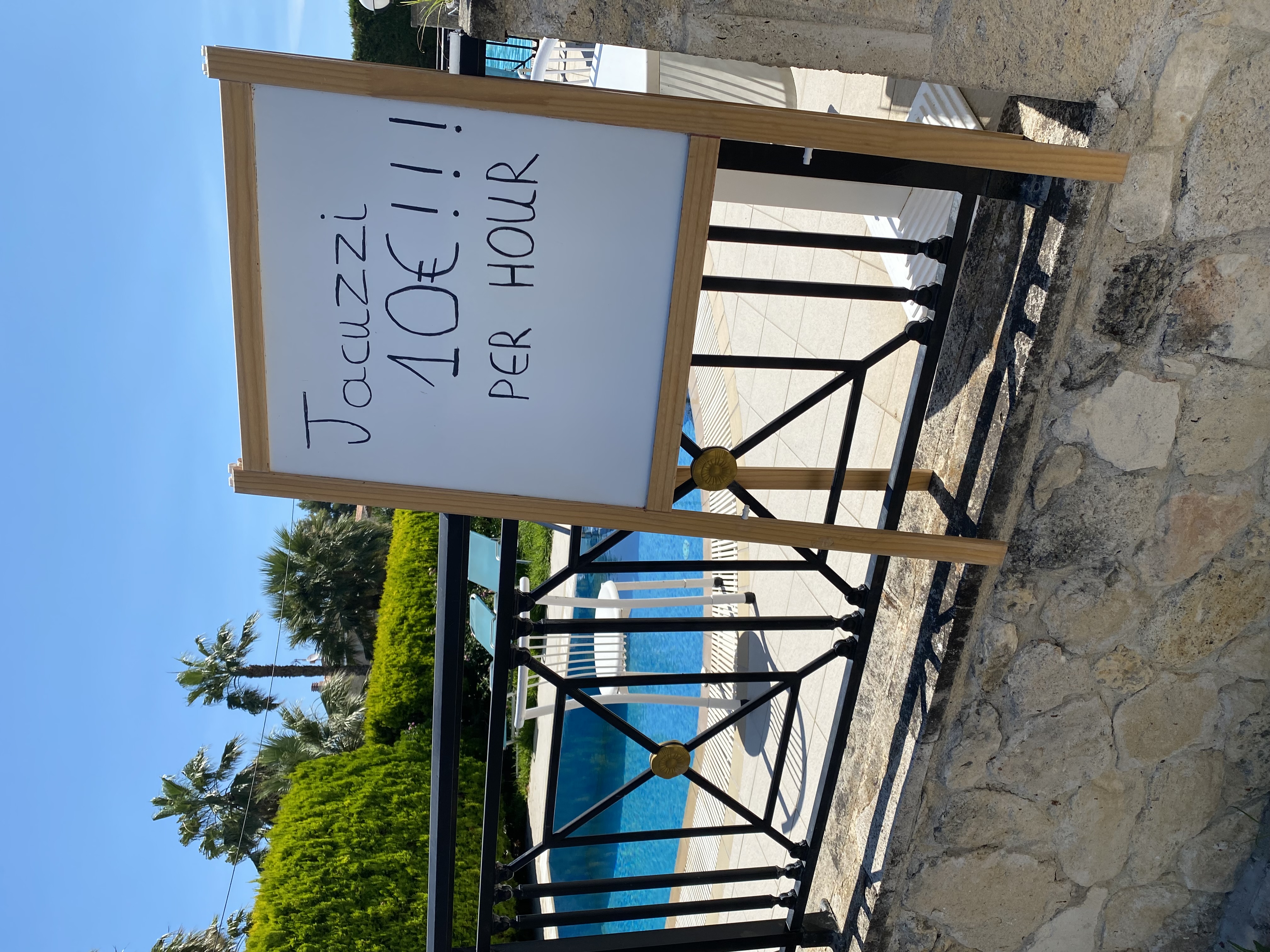 Golden Residence Resort-Cena djakuzija.JPG