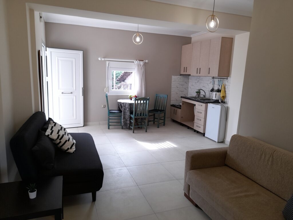 Golden-Residence-Resort-Hotel-Porodicni-apartman-pogled-more.jpg