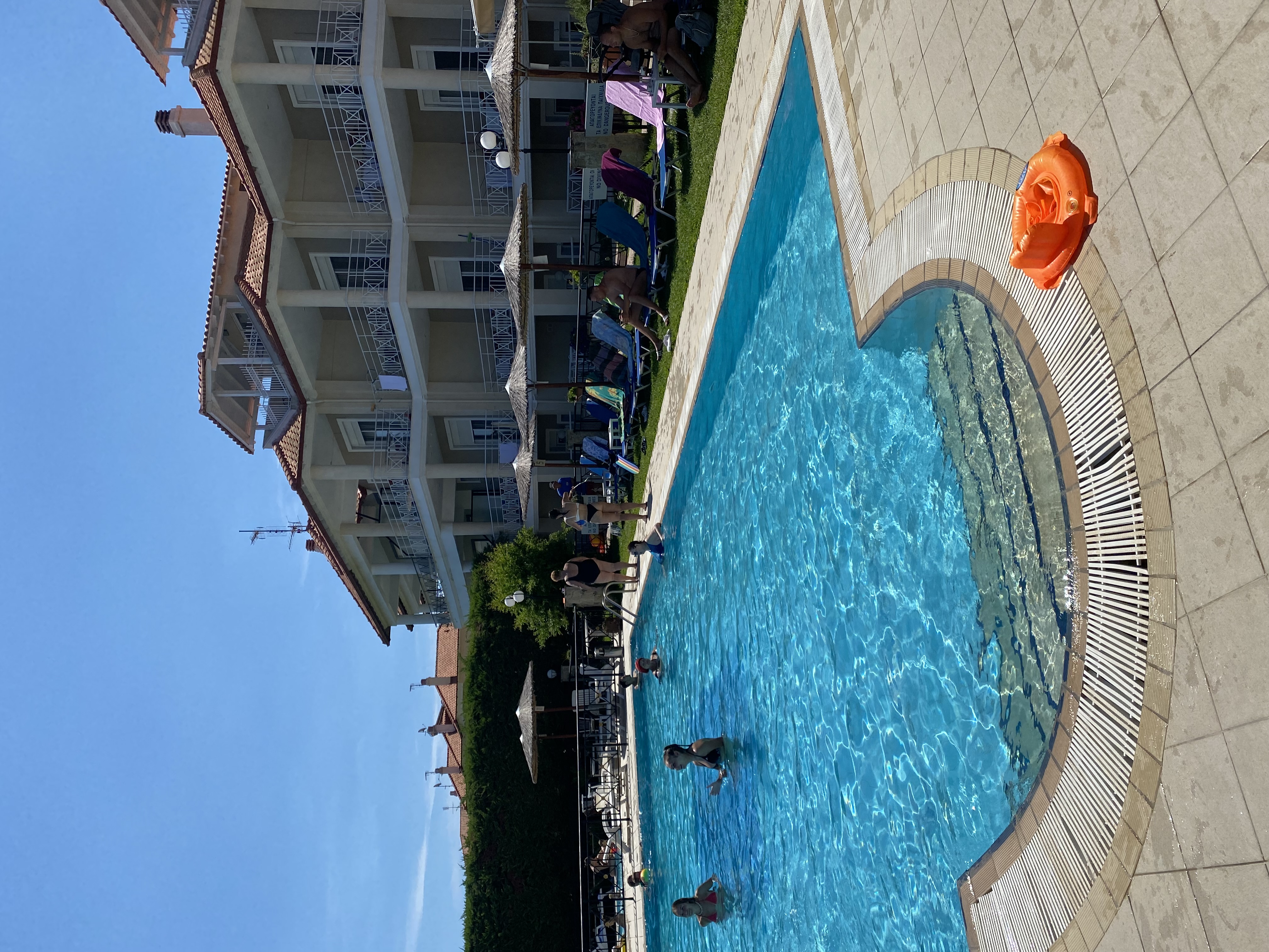 Golden Residence Resort-Spoljasnji bazen.JPG