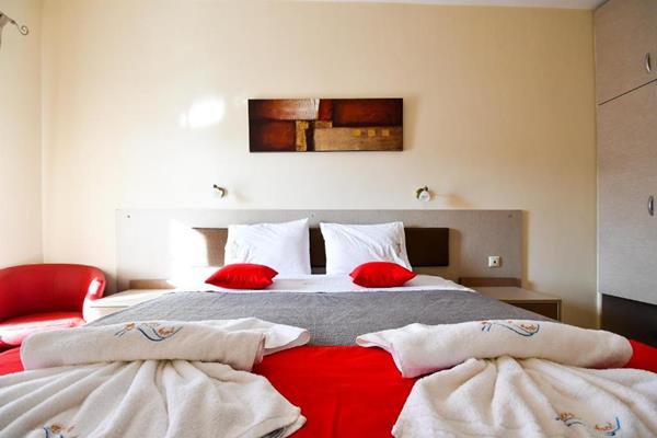 Avra Hotel - francuski ležaj.jpg