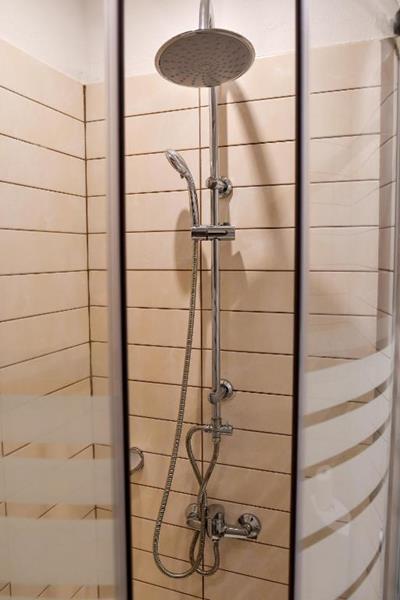Avra Hotel - tuš kabina.jpg