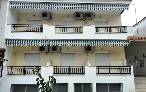 Vilar Apartments - pogled na balkone.jpg