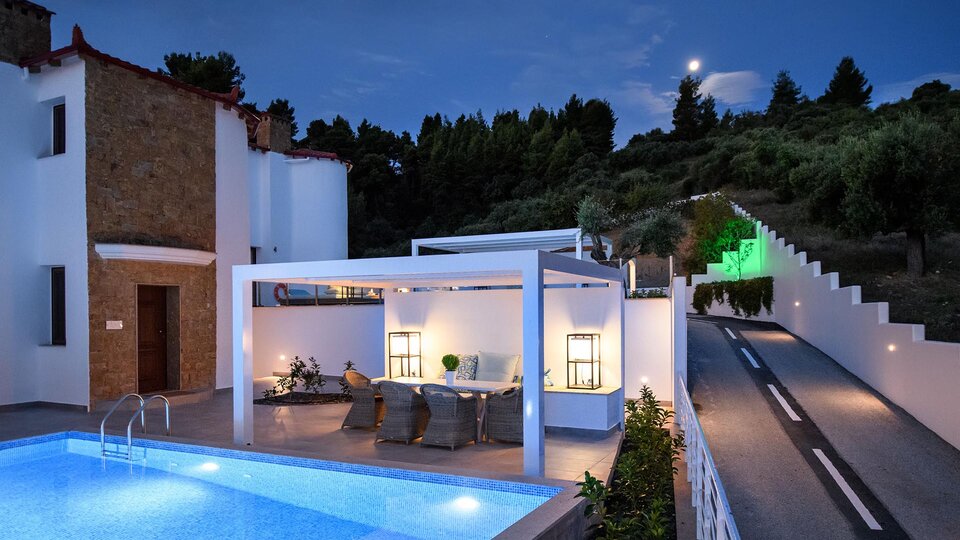 Villa D_oro - izgled objekta spolja iz još jednog ugla.jpg
