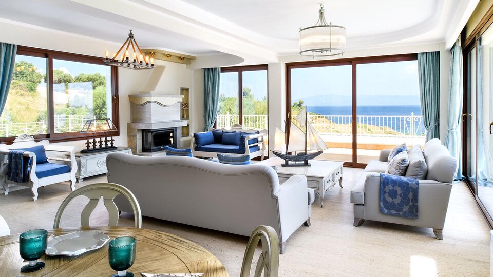 Villa D_oro - pogled na deo za sedenje.jpg
