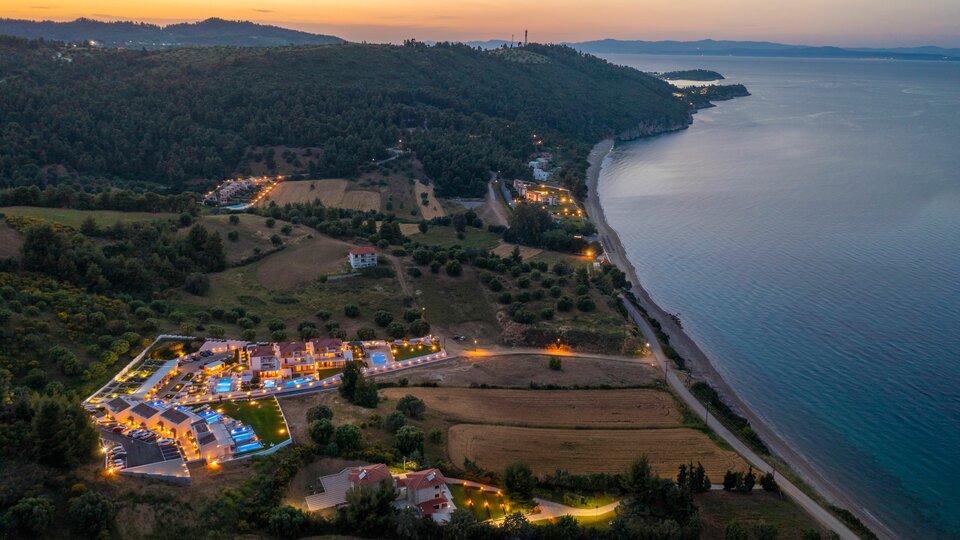 Villa D_oro - pogled na objekat iz vazduha iz drugog ugla.jpg