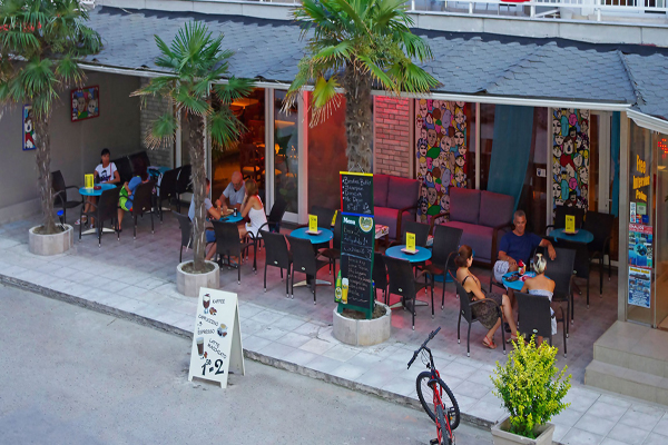 Olympus Hotel - cafe hotela.jpg