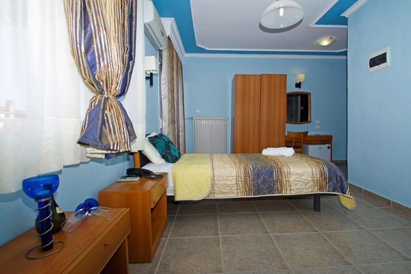 Olympus Hotel - soba.jpg