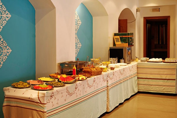 Olympus Hotel - švedski sto.jpg
