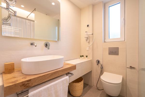 Mirablue Luxury Residences - pogled na kupatilo.jpg