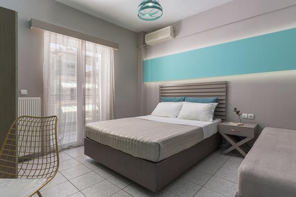Ouzas Hotel Apartments - francuski ležaj iz drugog ugla.jpg
