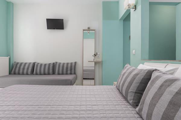 Ouzas Hotel Apartments - pogled na sobu.jpg