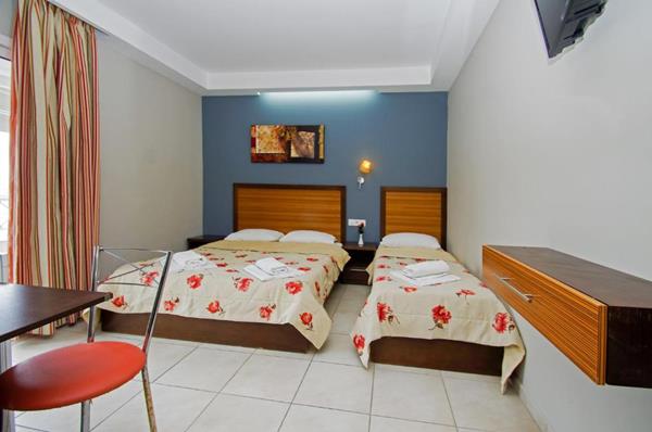Hotel Rodon - pogled na ležajeve sobe.jpg