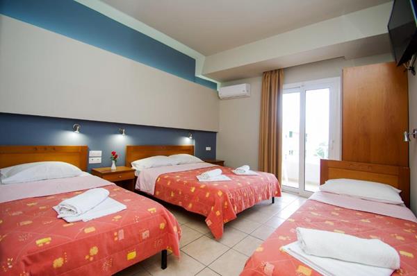 Hotel Rodon - pogled na ležajeve.jpg