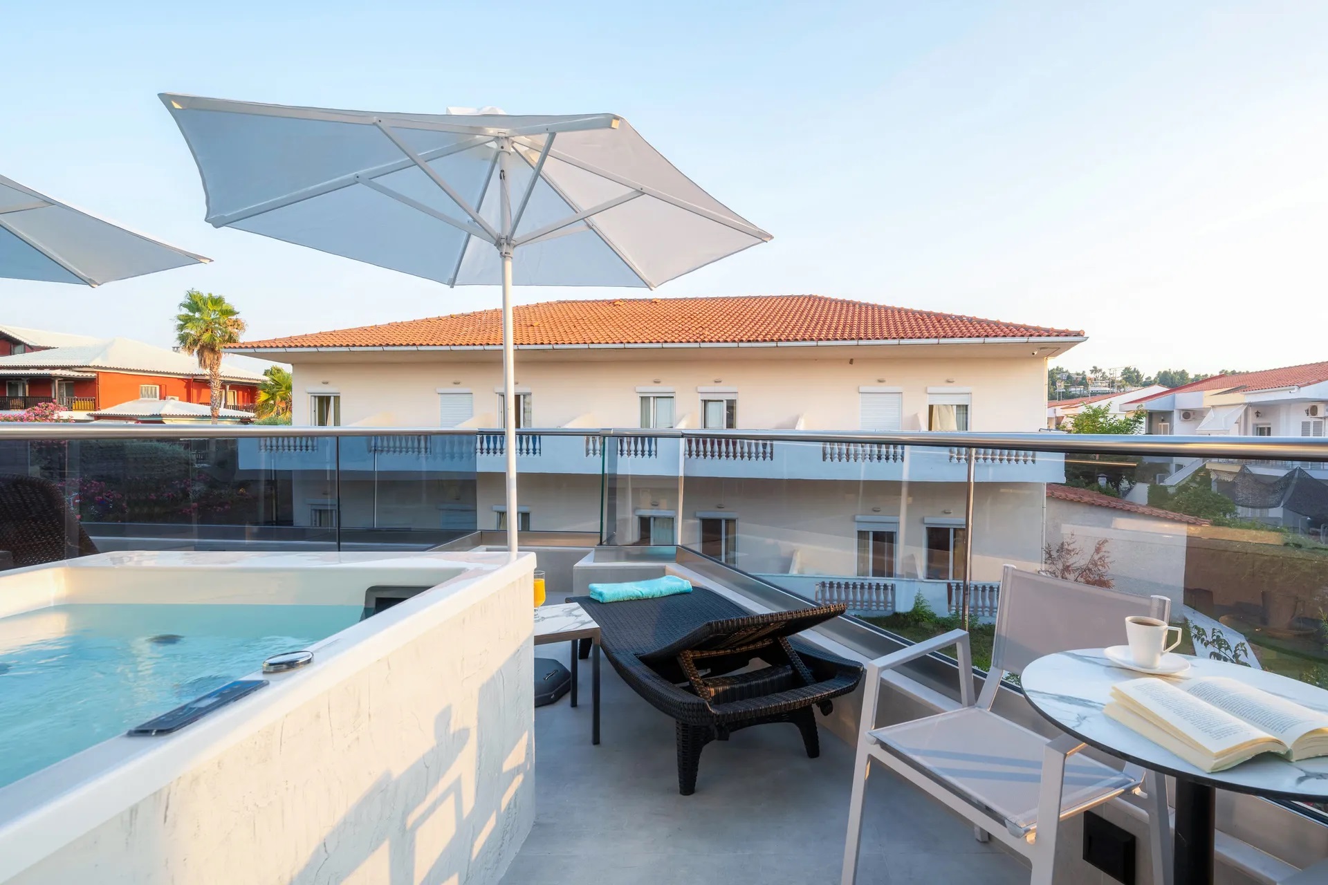 Emily's Luxury Suites-Kompleks hotela.jpg
