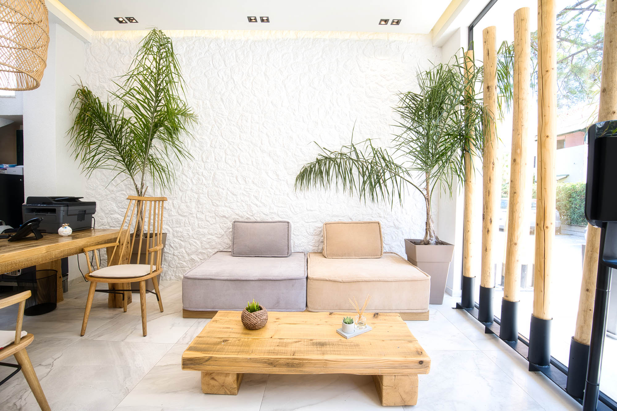 Emily's Luxury Suites-Lobby.jpg