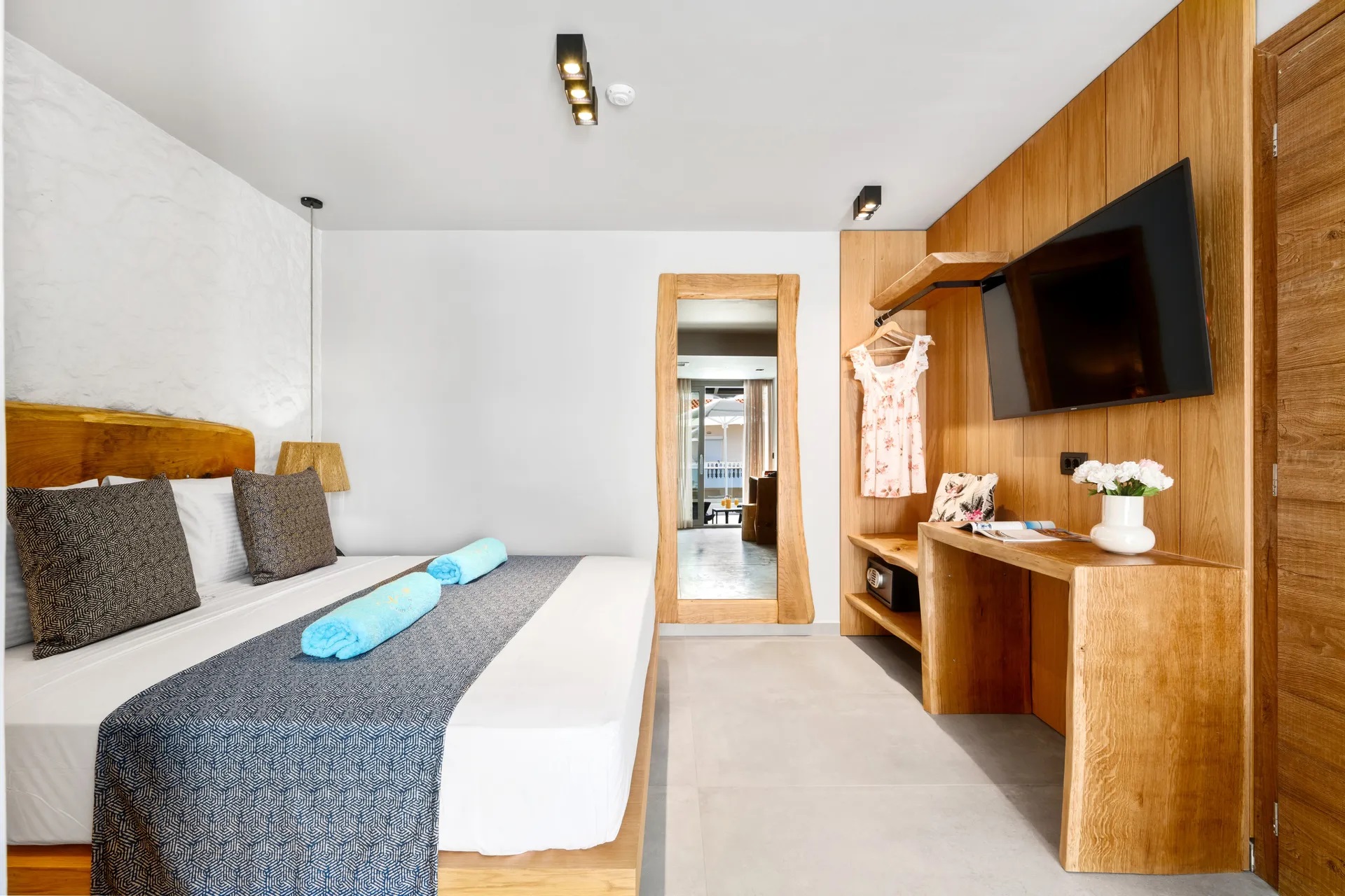 Emily's Luxury Suites-Standardna soba.jpg