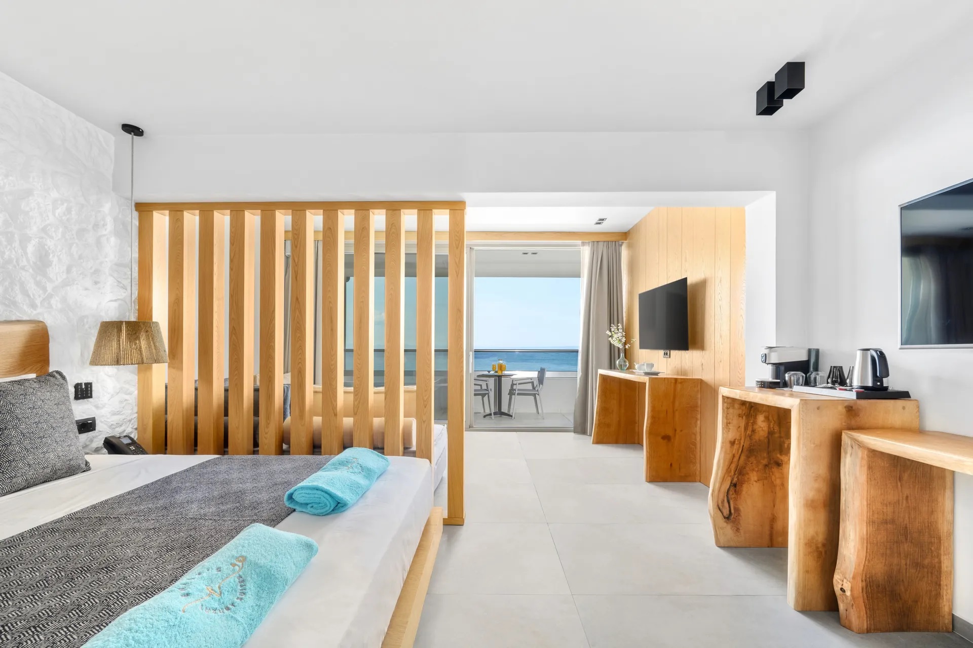 Emily's Luxury Suites-Suite pogled more djakuzi.jpg