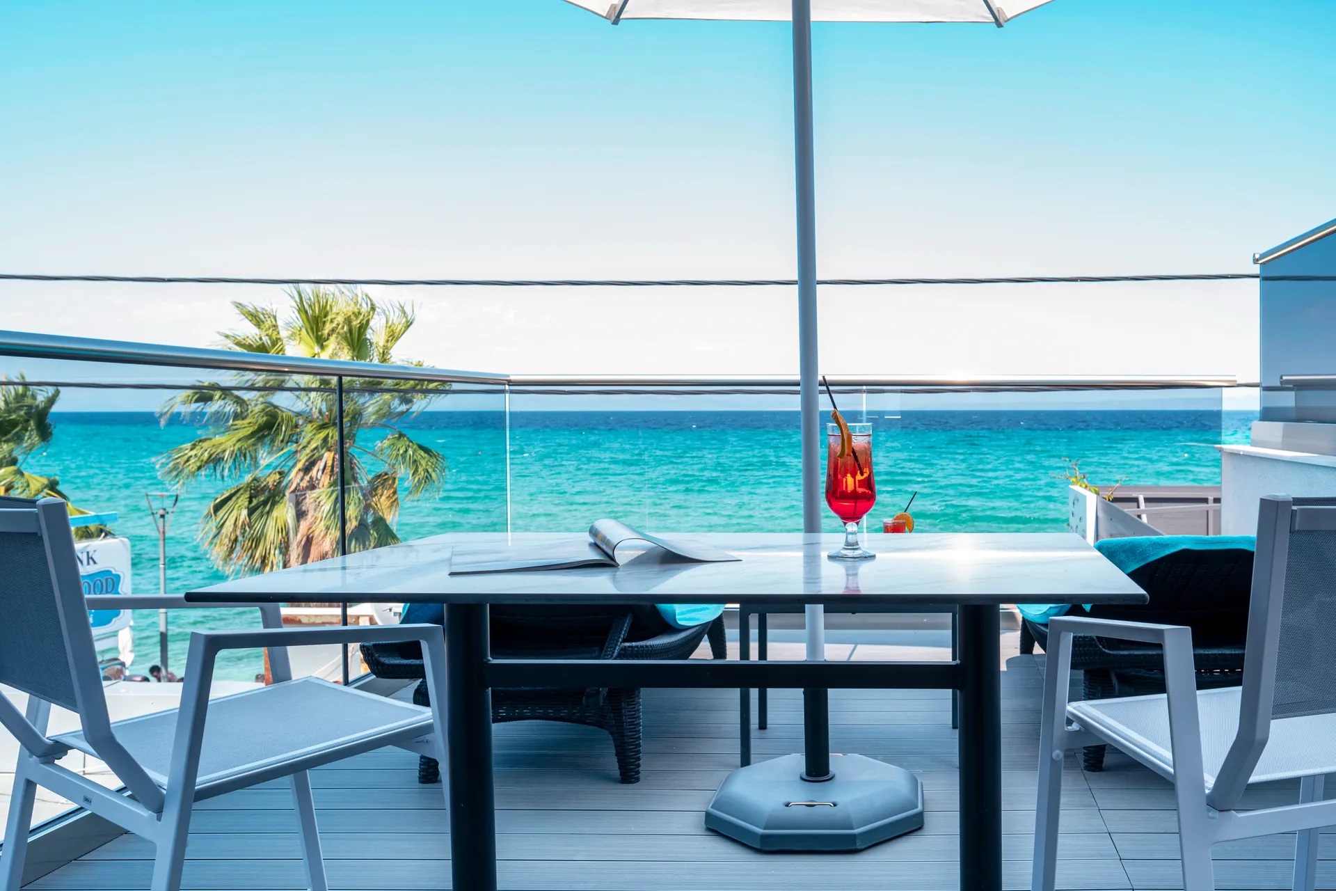 Emily's Luxury Suites-Terasa.jpg