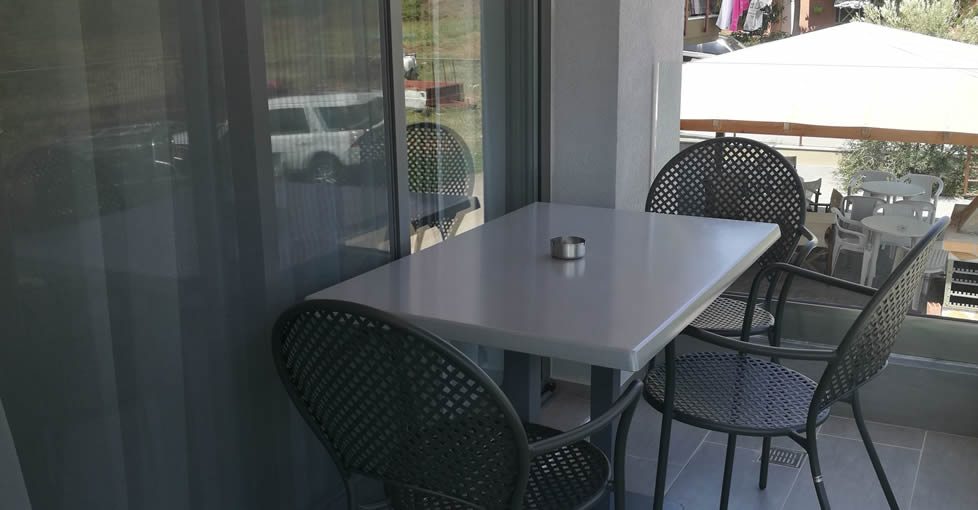 Apartments 4-you family balcony.jpg