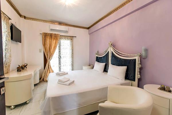 Greek Pride Hotel _ Apartments - francuski ležaj suite.jpg