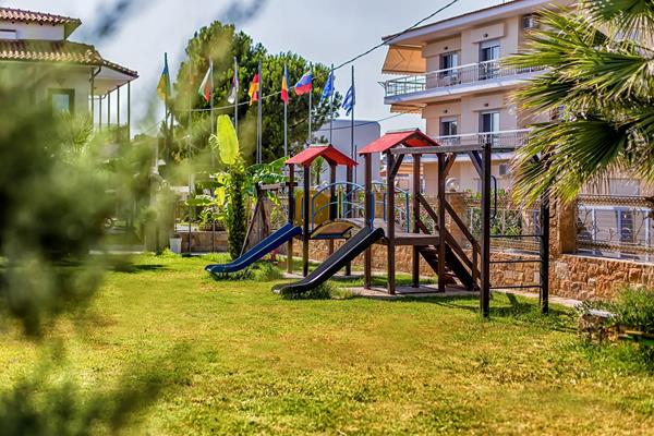 Greek Pride Hotel _ Apartments - igralište za decu.jpg