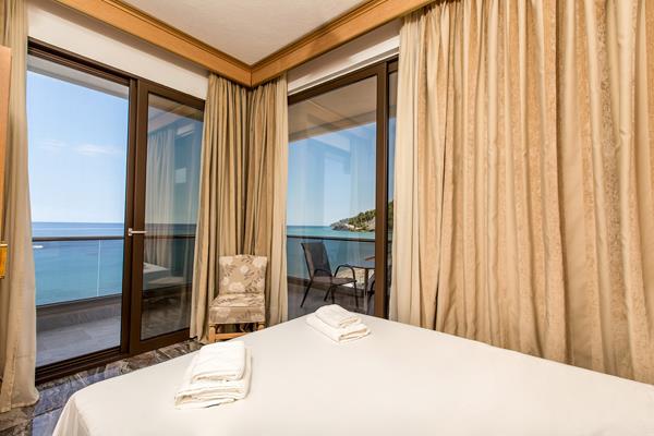 Greek Pride Seafront hotel - soba sa pogledom na more.jpg