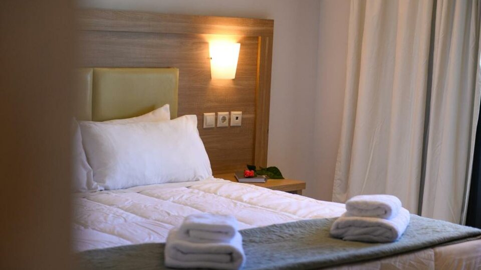 SunGate hotel - francuski ležaj.jpg