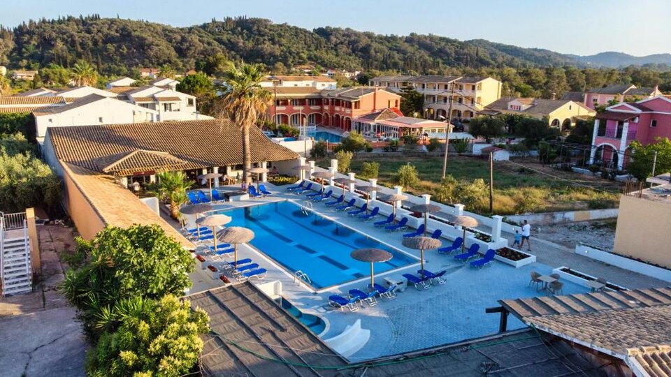 SunGate hotel - pogled na bezan.jpg