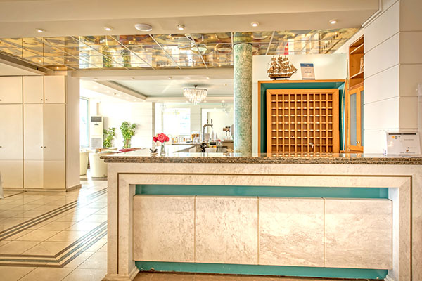 Captain_s hotel - recepcija.jpg
