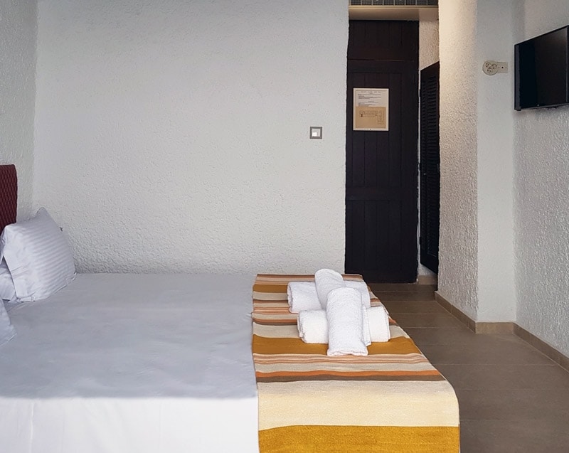 Hotel Apollo double room economy.jpg