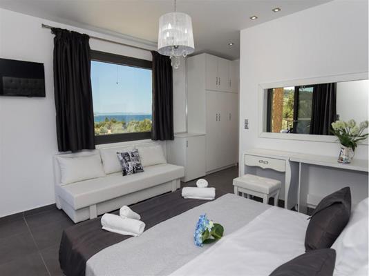 Astris Sun Hotel - pogled na sobu.jpg