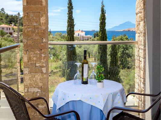 Astris Sun Hotel - pogled sa terase.jpg