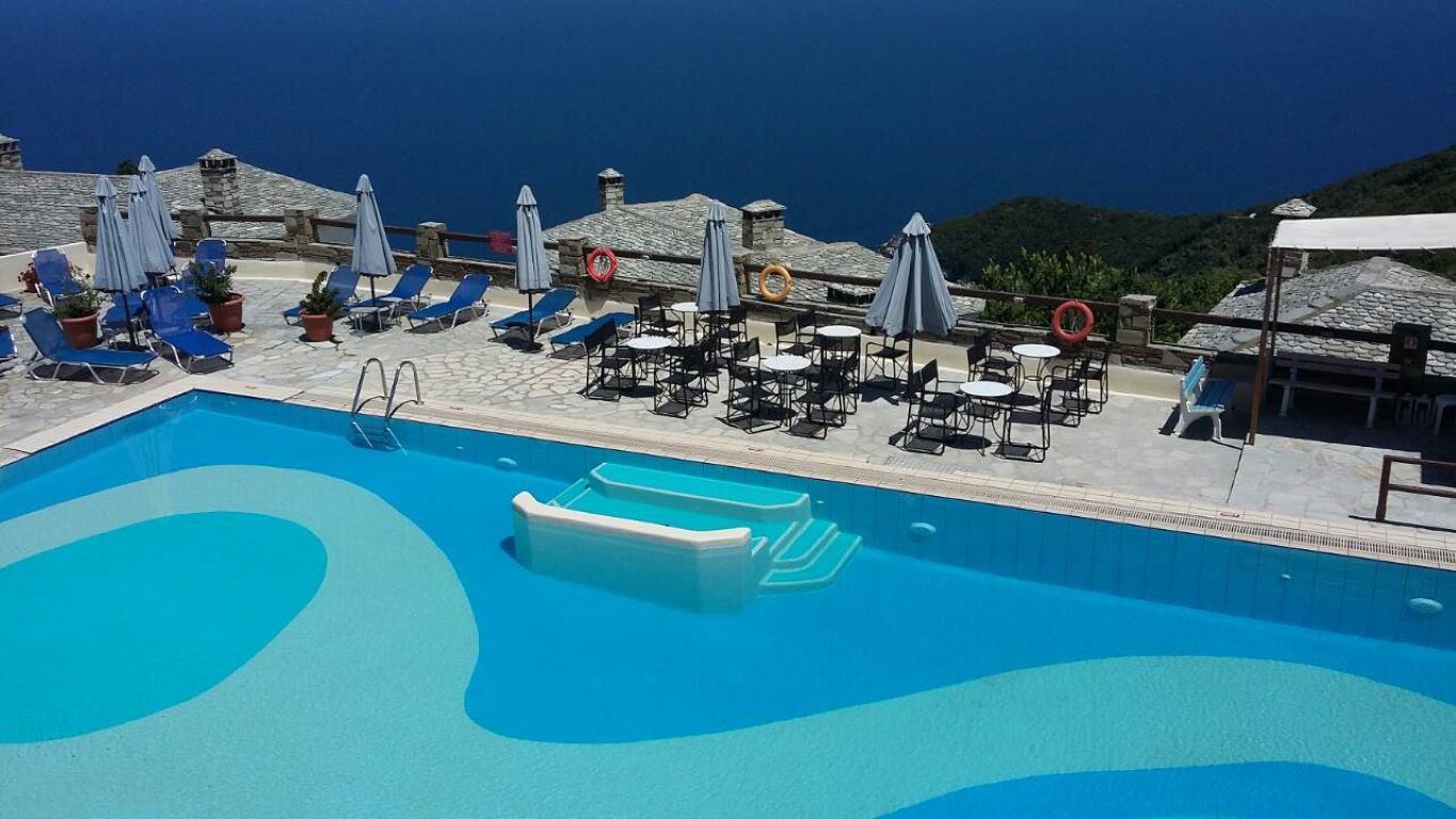 Hotel Pilio Sea Horizon-Bazen.jpg