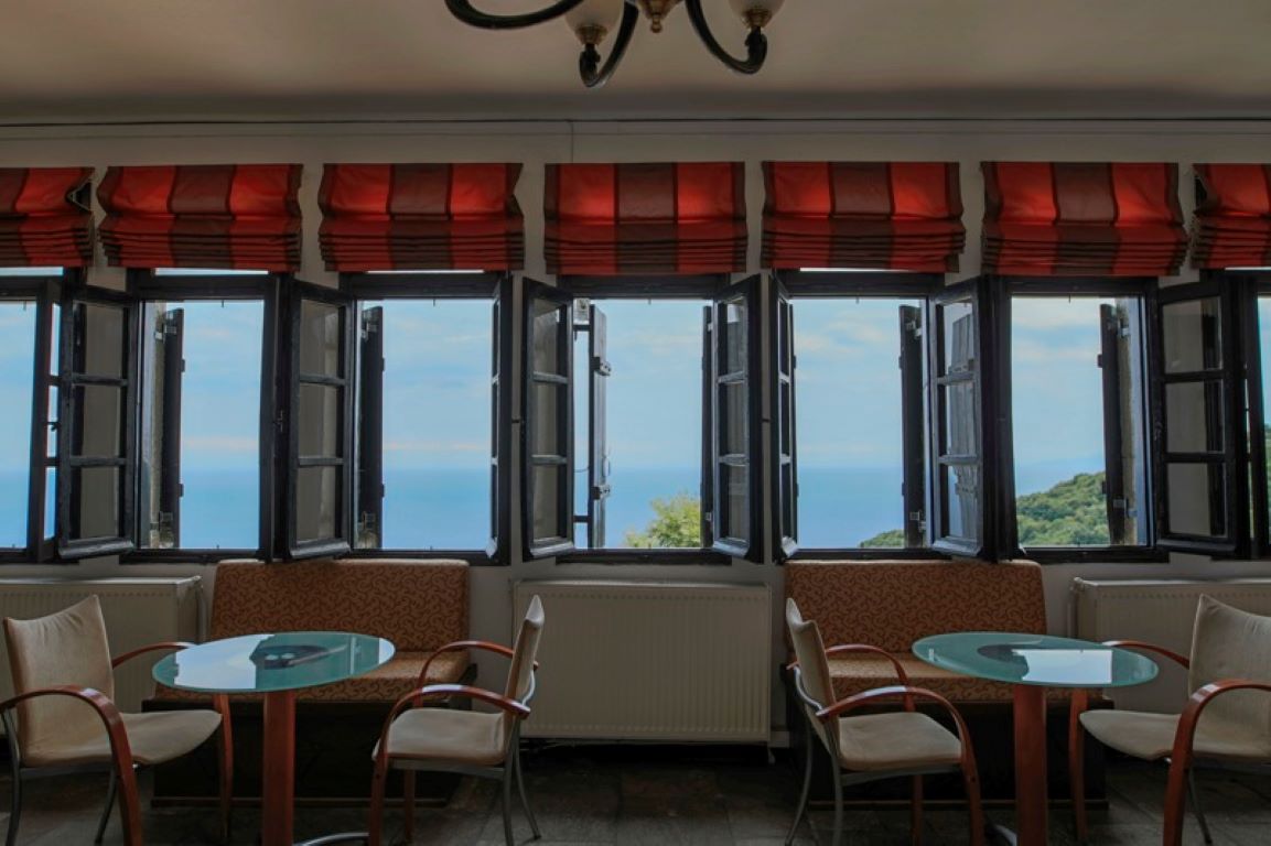 Pilio Sea Horizon-Bar.jpg