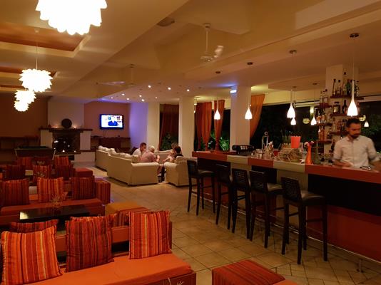 Ipsos Beach hotel - bar.jpg