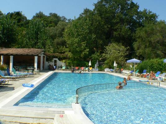Ipsos Beach hotel - bazen.jpg